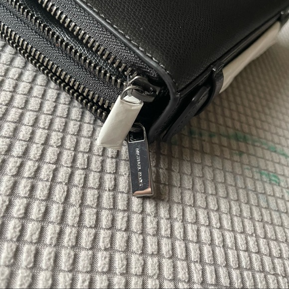 Michael Kors Mens Warren Money Bag Double-Zip Black Leather Travel Wallet - Picture 9 of 10